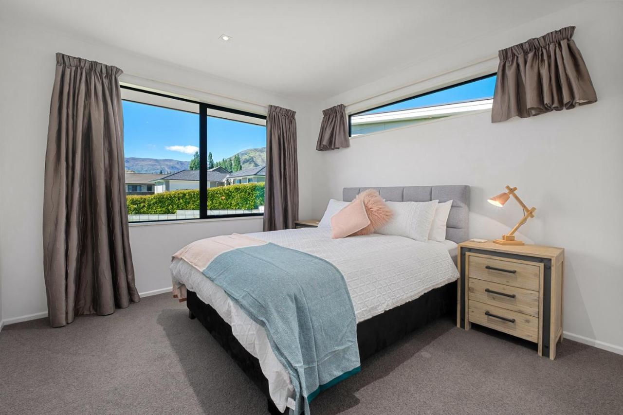 Roys Bay Lodge - Wanaka Holiday Home Bagian luar foto