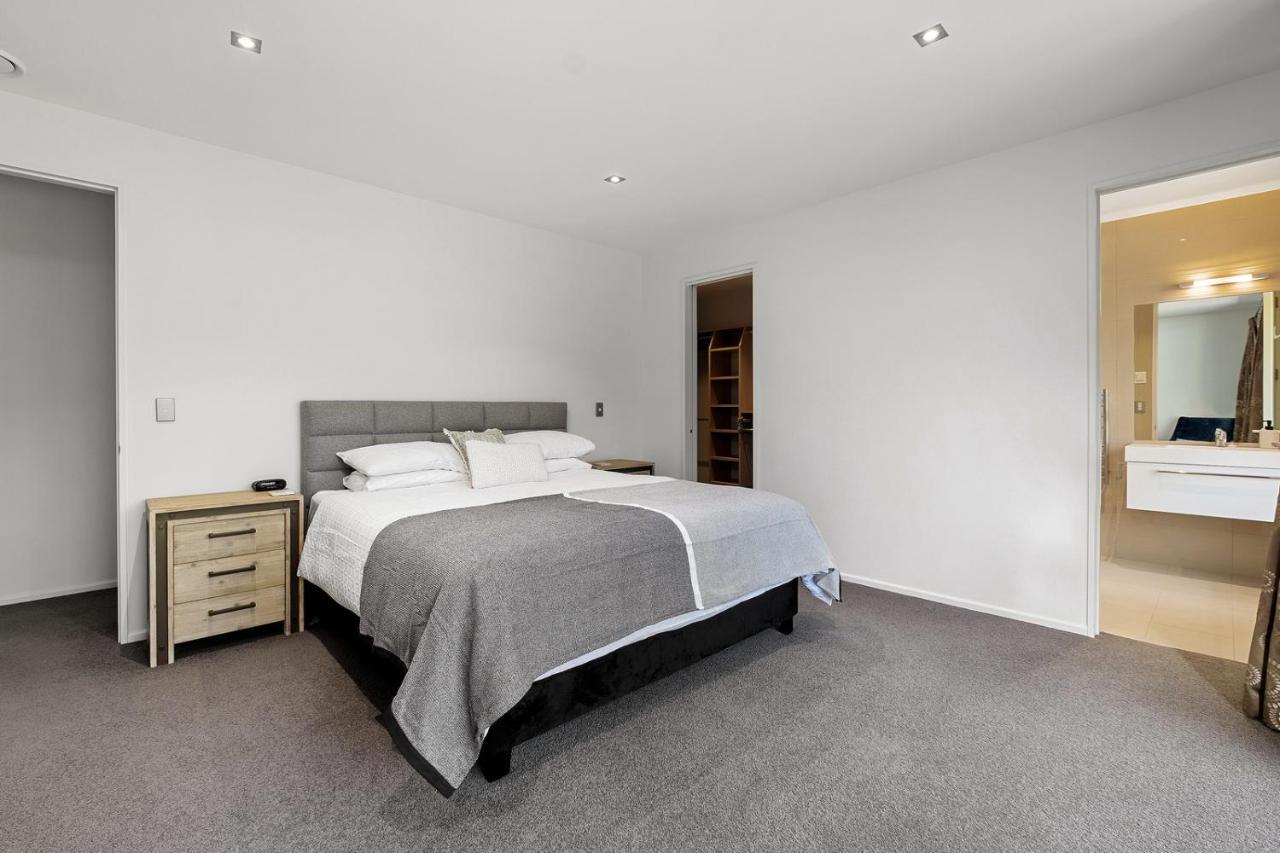 Roys Bay Lodge - Wanaka Holiday Home Bagian luar foto