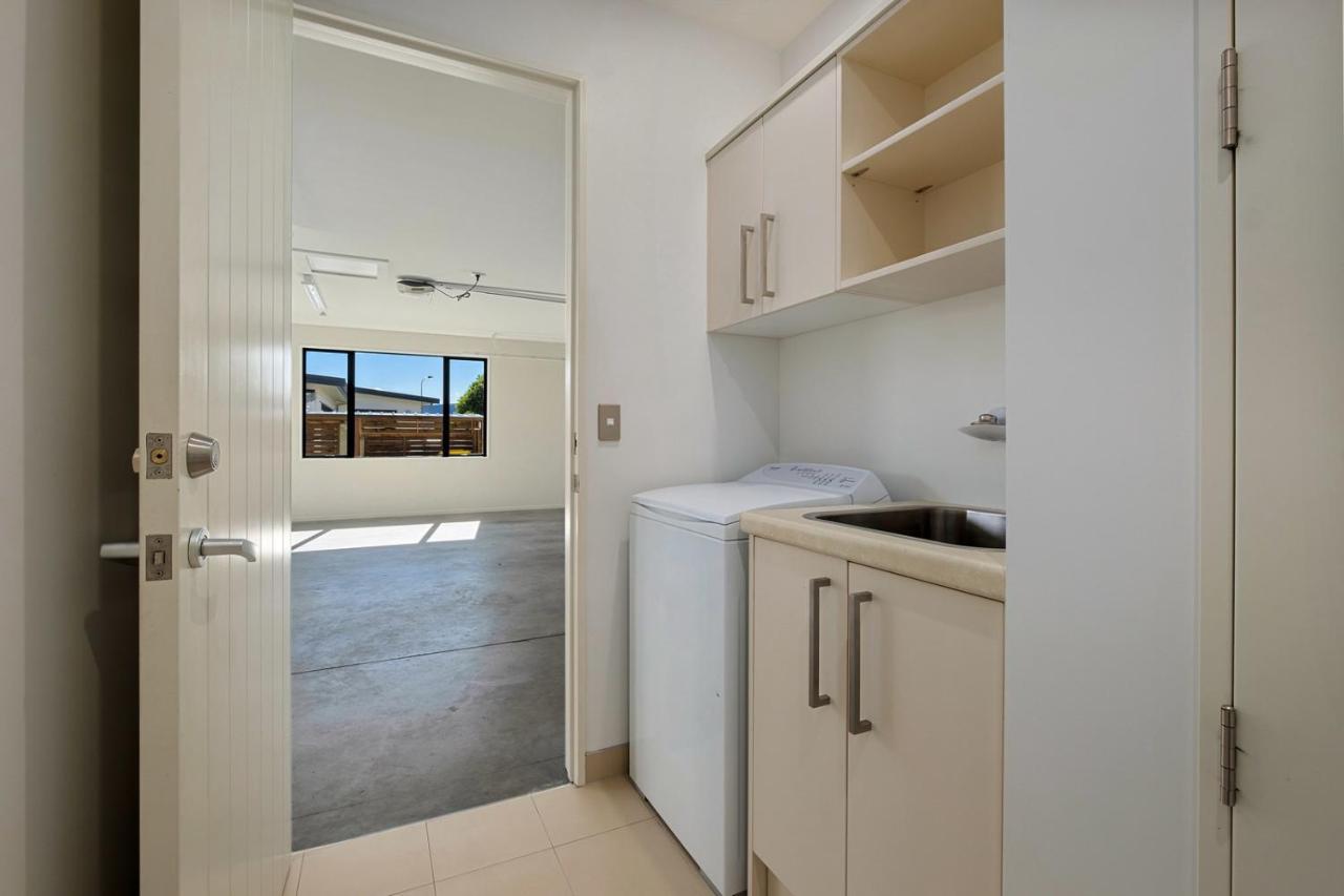 Roys Bay Lodge - Wanaka Holiday Home Bagian luar foto
