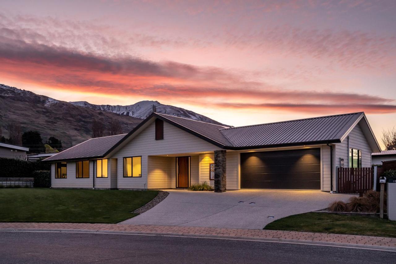 Roys Bay Lodge - Wanaka Holiday Home Bagian luar foto